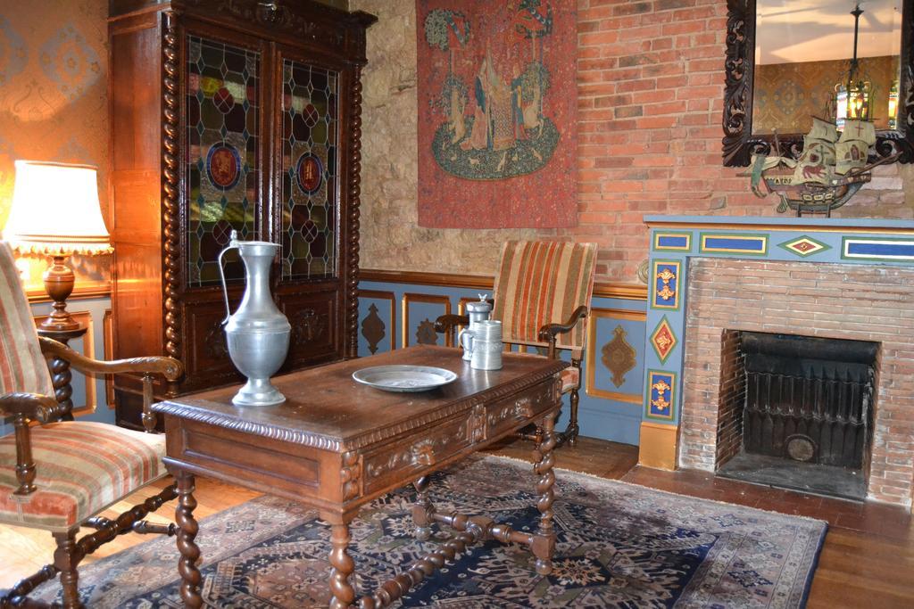 Chateau De Peufeilhoux Vallon-en-Sully Ngoại thất bức ảnh