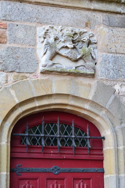 Chateau De Peufeilhoux Vallon-en-Sully Ngoại thất bức ảnh