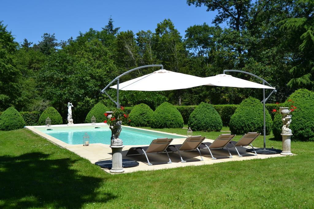 Chateau De Peufeilhoux Vallon-en-Sully Ngoại thất bức ảnh
