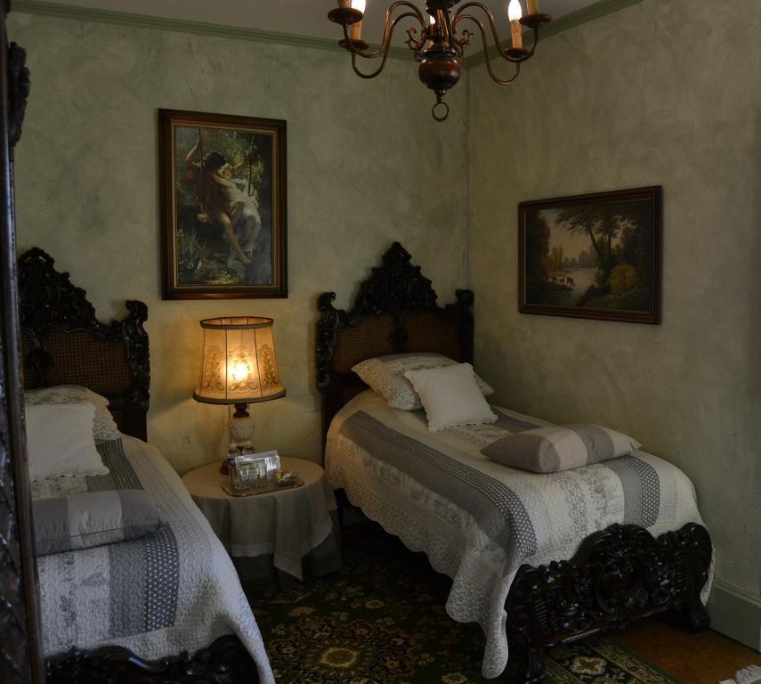 Chateau De Peufeilhoux Vallon-en-Sully Ngoại thất bức ảnh
